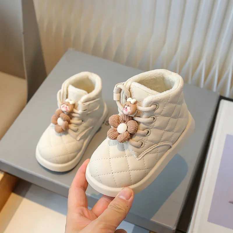 Boots Winter snow boots are suitable for little girls trendy cute smooth girls snow boots artificial fur cotton shoes plush fashion boots H241018
