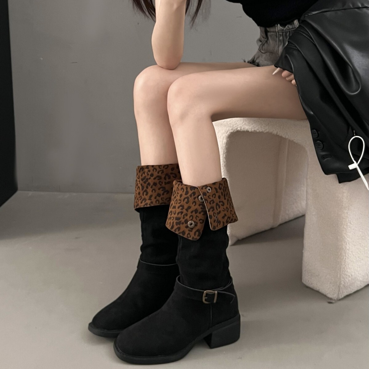 French style square heel boots for women, knee length boots, 2024 autumn and winter new women's boots, pleated Martin boots