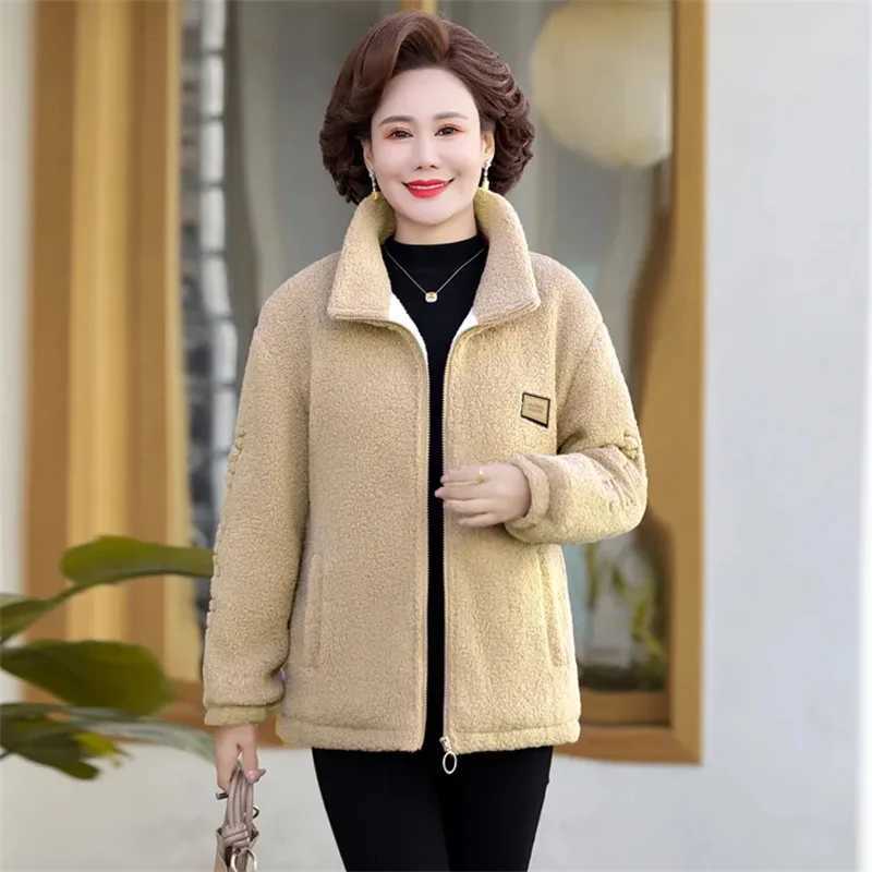 Lamb Wool Coat Women Winter New Parkas Mothers Cotton-Padded Coats Polar Fleece Jacket Middle-Aged Elderly Female Outerwear TopX241018