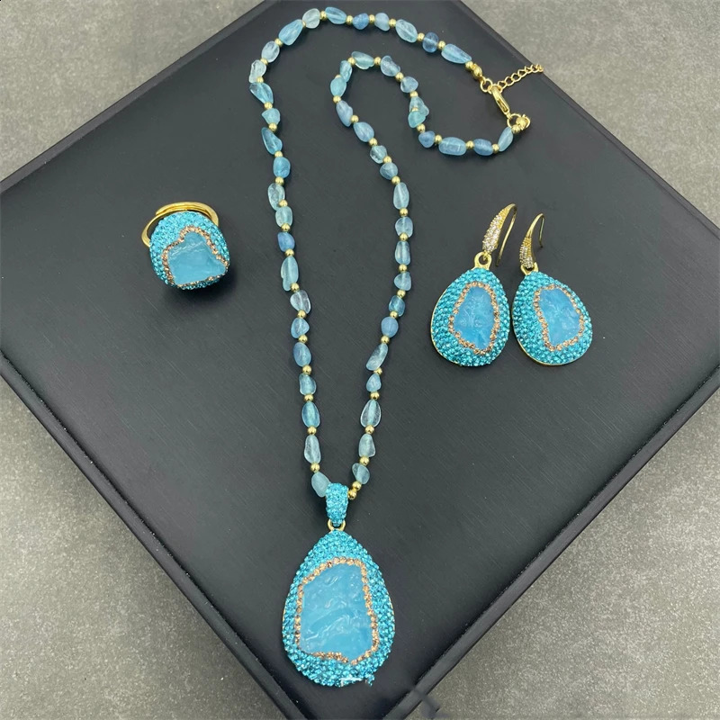 Unique irregular natural aquamarine set suitable for women blue rhinestone quartz original crystal charm necklace ring earring set 241017
