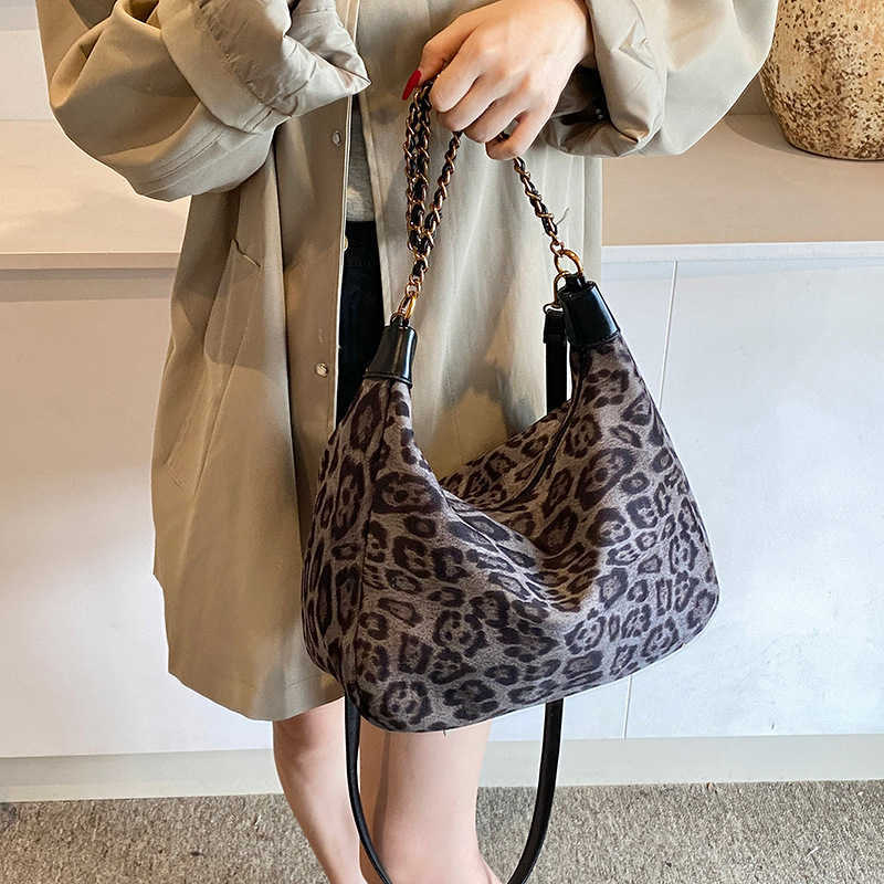 CMM Suede Leopard Print Jungle Spicy Girl Armpit Bag for Women New Handheld Shoulder Crossbody Bag French Stick Bag for Commuting