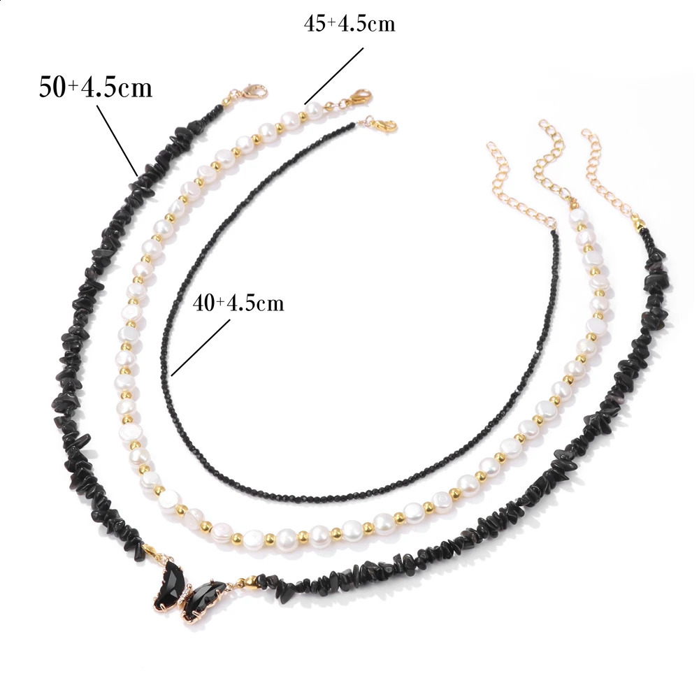 Wholesale irregular stone chip bead necklace natural stone small bead necklace fashionable butterfly pendant necklace jewelry set 241018