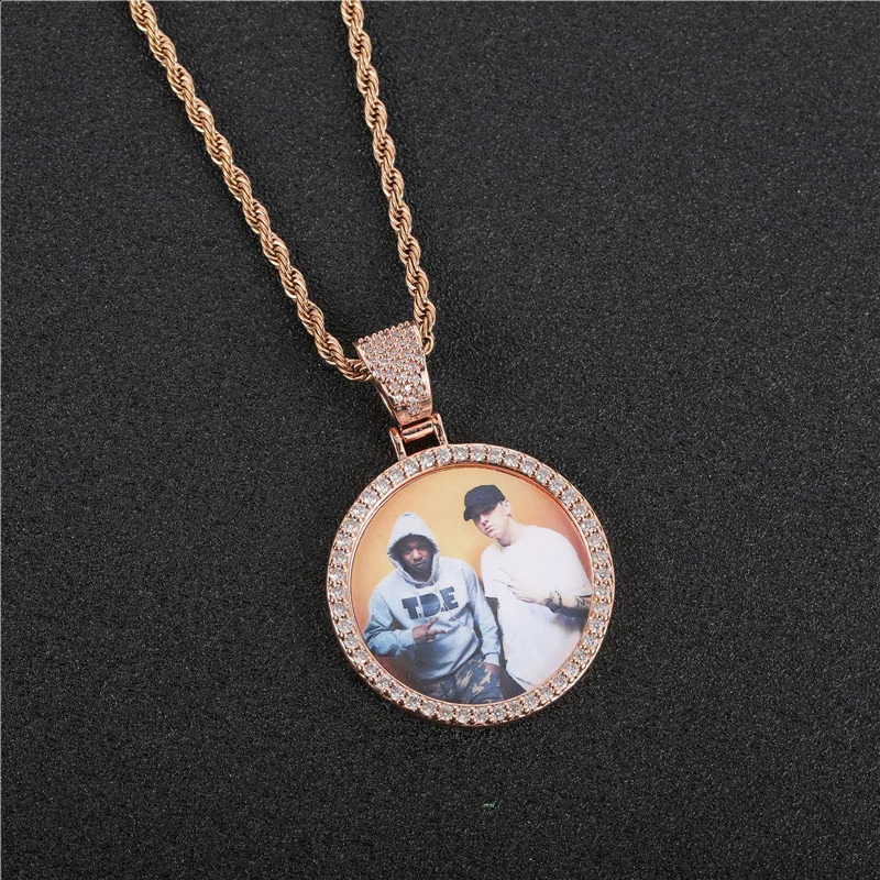Hip Hop Custom Made Po Roundness Wing Solid Back Iced Out Bling Cubic Zircon Personalized Necklace Pendant For Men Jewelry 250107