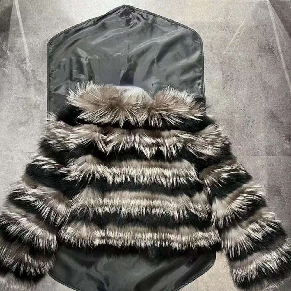 Natural Fox Fashion New Hot Selg Women's Coat Pure Short Round Neck Long Sleeve Warm Winter Clothing Real Fur Jacket