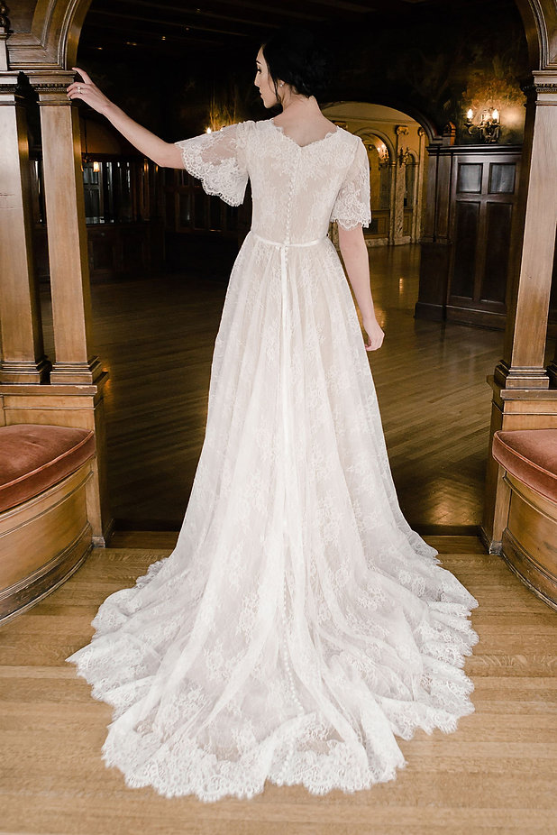 Princess V Neck Puffy Sleeves Wedding Dresses Floor Length Lace Wedding Dress Bridal Gowns vestidos Custom Made Robes de Mariee