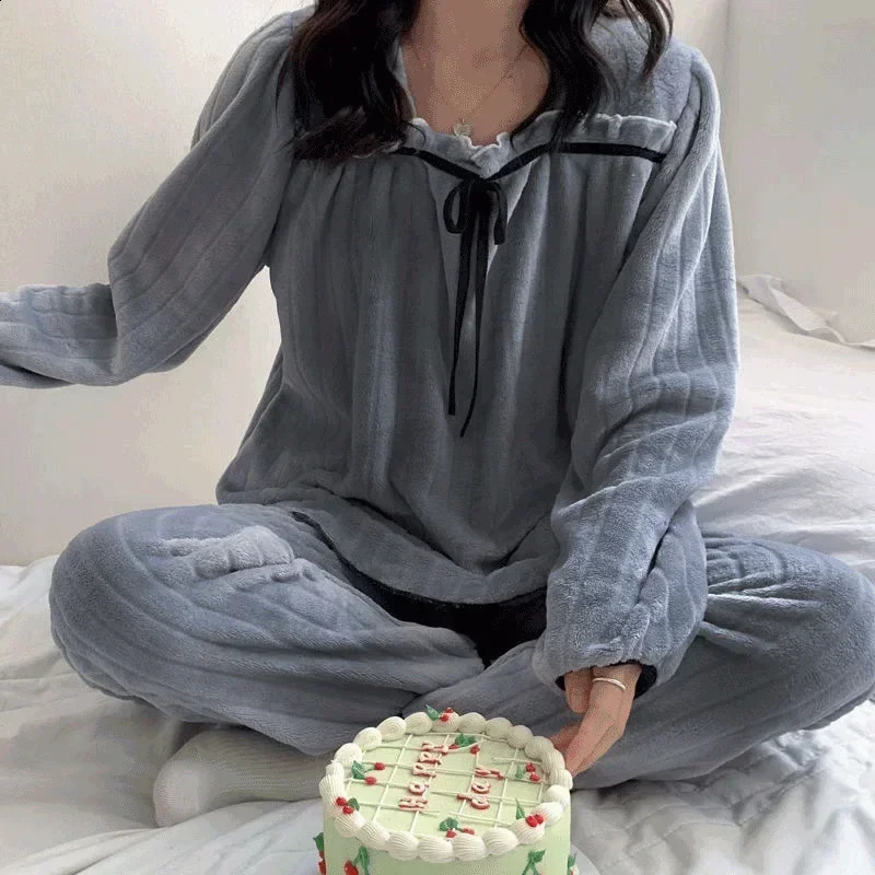 Square neckline womens sleepwear set winter warm sleepwear wool velvet 2-piece set pants for family wear fluffy set Korean solid night wear 241009