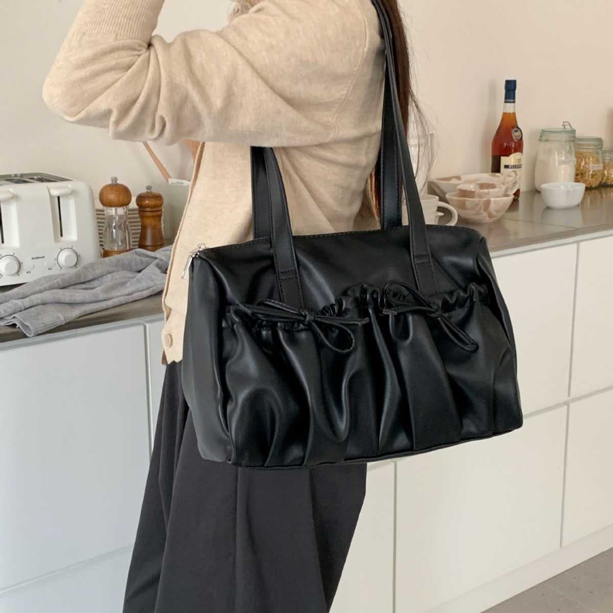 Korean version autumn winter underarm bag with pleated bow, fashionable versatile hand-held shoulder bag 241015
