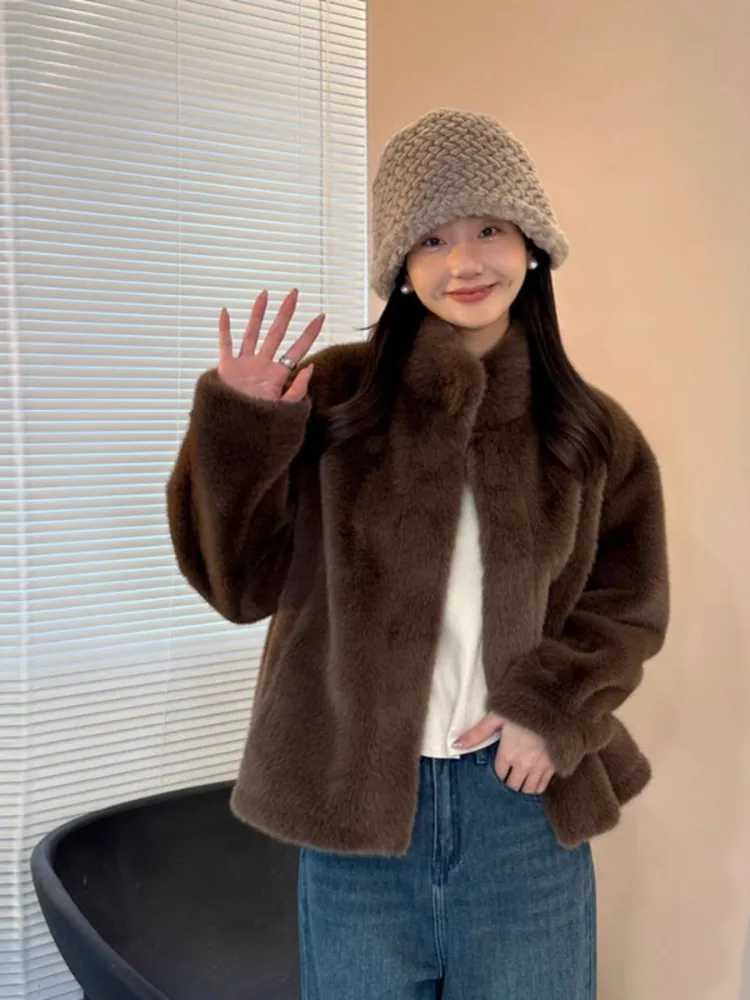 Mink Fur One-Piece Coat For WomenS Winter New Style Stand Up Collar Thickened Environmentally Friendly Fur Short Plush TopX241018