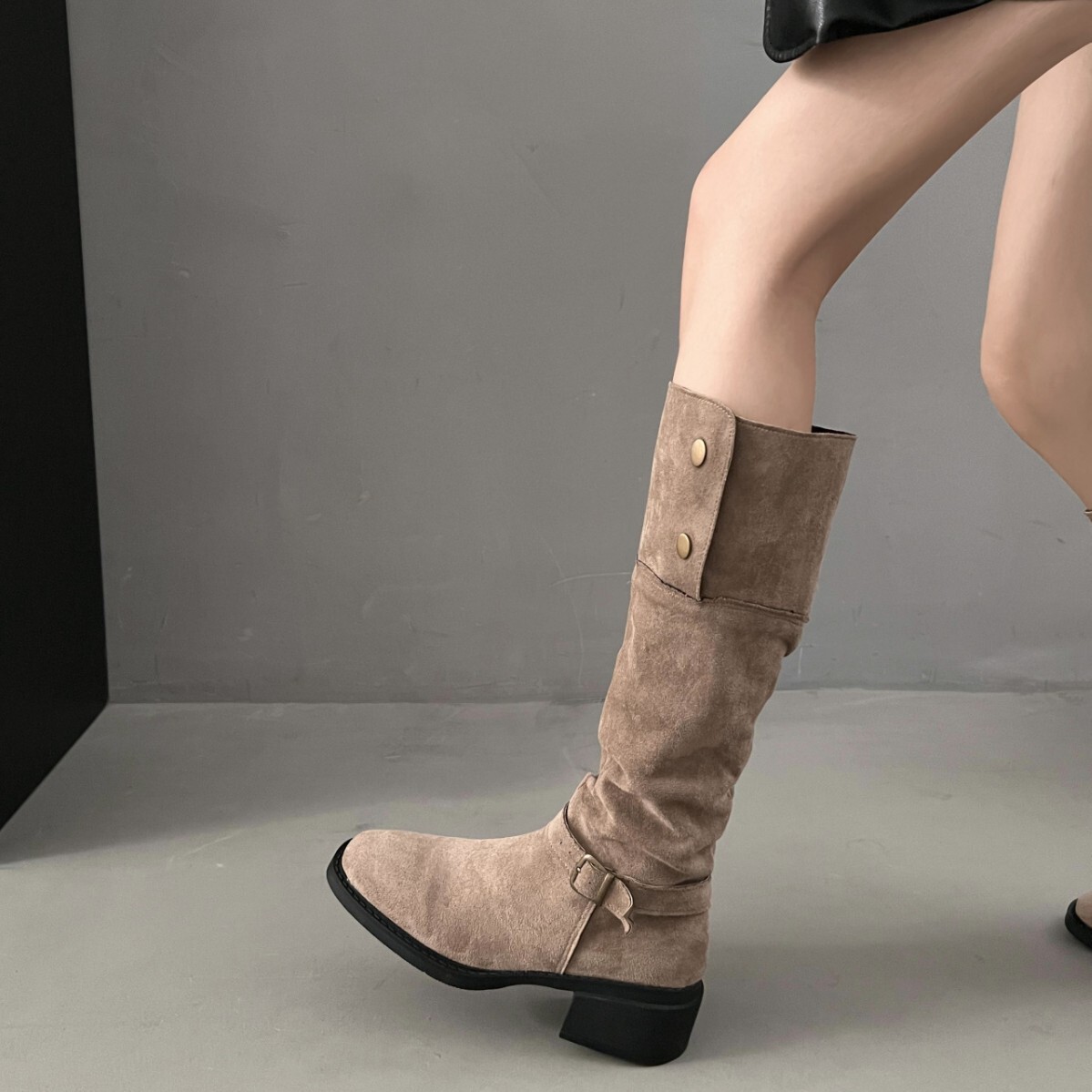 French style square heel boots for women, knee length boots, 2024 autumn and winter new women's boots, pleated Martin boots