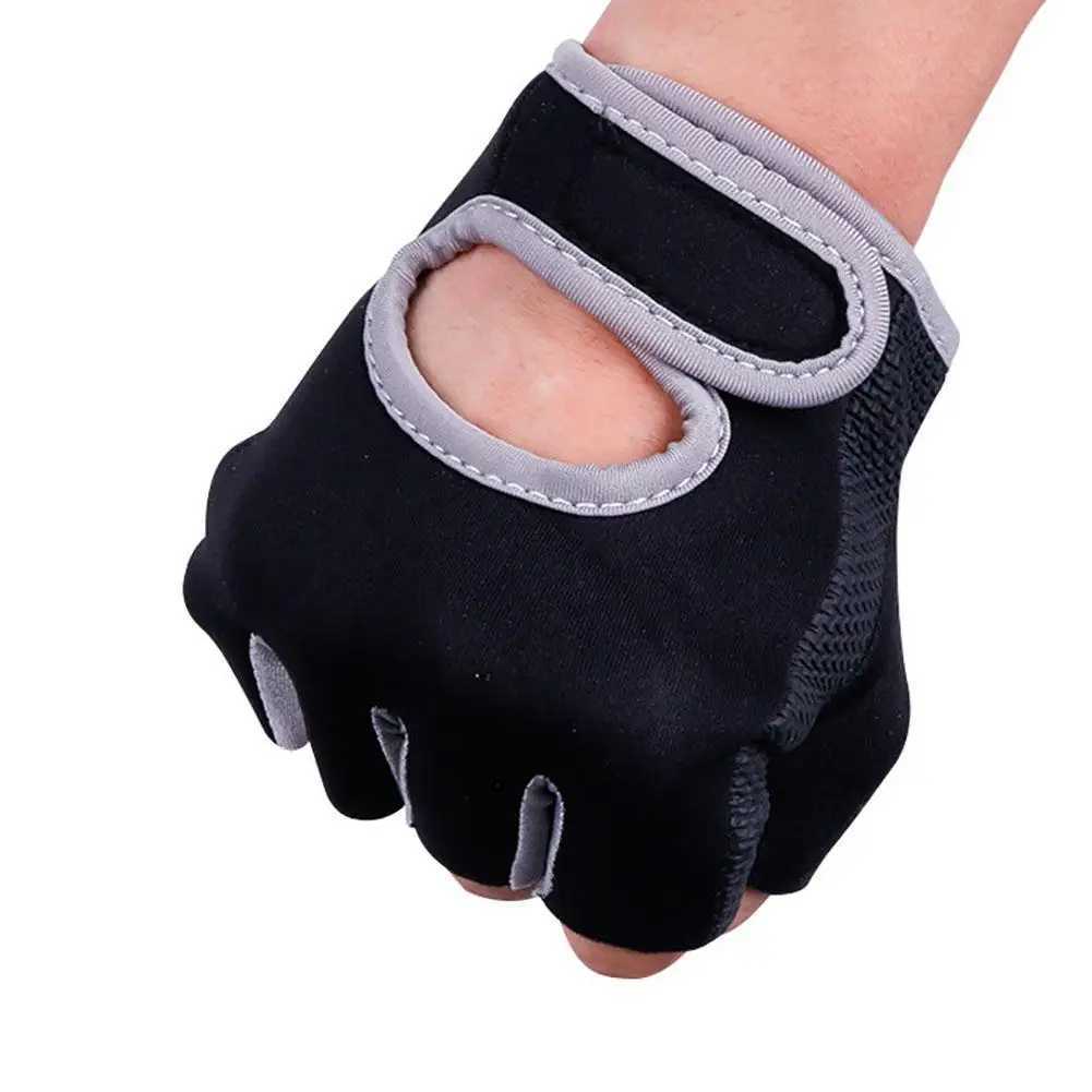 Half finger exercise and fitness gloves weightlifting exercise and fitness glovesW241018