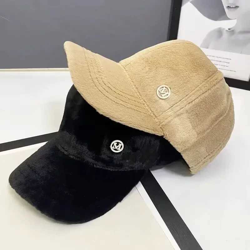 New M-letter Versatile Baseball Cap Women Autumn and Winter Thick and Warm Duckbill Cap Plush Snapback Hats X241018