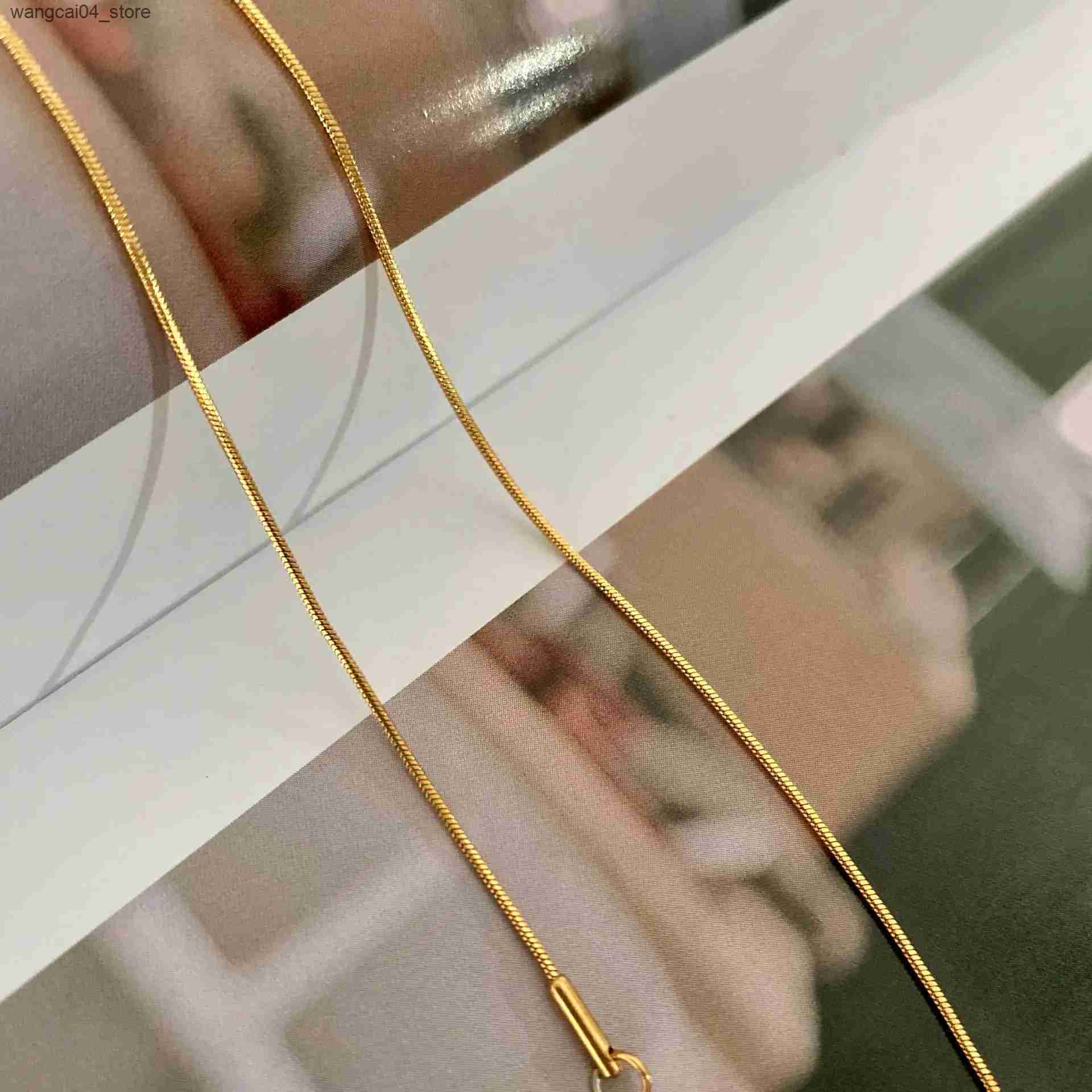 Chokers 1mm stainless steel waterproof snake chain necklace thick herringbone chain necklace suitable for womens fashionable stackable jewelry gifts L
