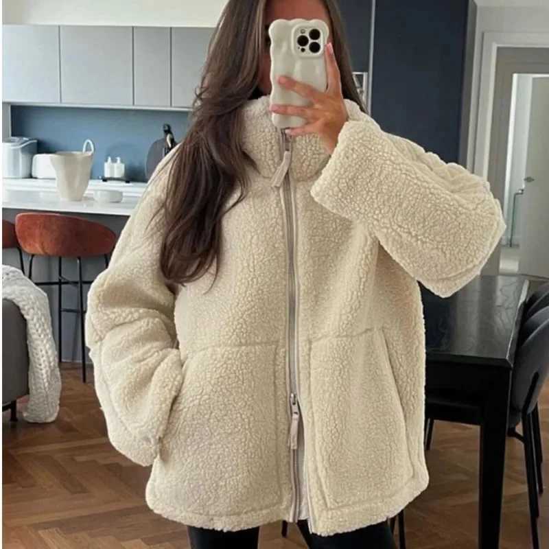 Faux Fur Lamb Wool Jacket Women Winter Fashion Loose Stand Collar Zipper Pocket Long Sleeve Warm Coat Streetwear Lady OuterwearX241018