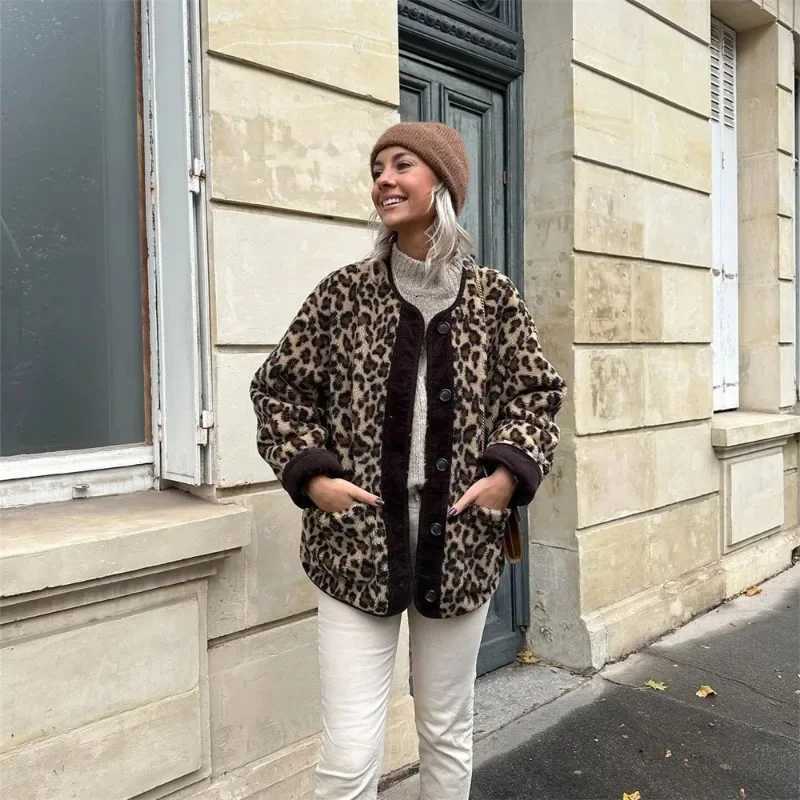 Womens Fashion New Unique Round Neck Single breasted Leopard Pattern Lamb Wool CoatX241018