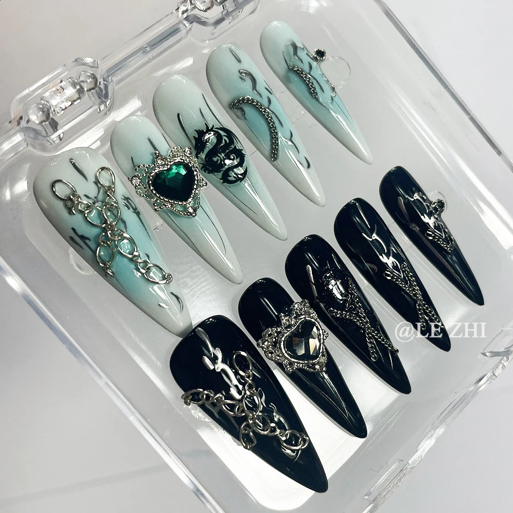 Fashion Dark Wind Wearable Press on Nails Retro Style Rhinestones Detachable Reusable Full Cover Nail Tips 241017