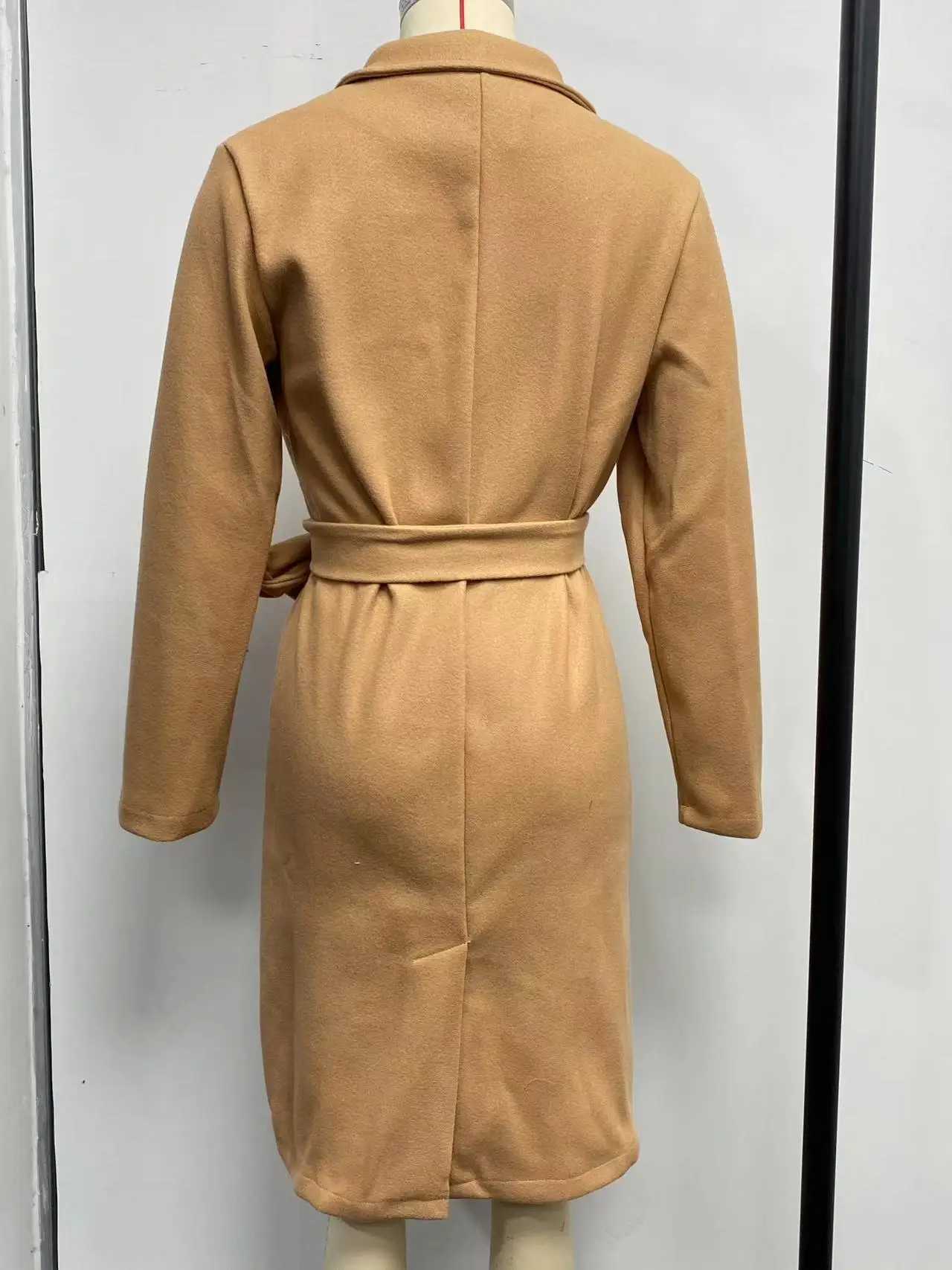 European and American autumn and winter coats for womens clothing Solid color lapel Long sleeved woolen womens coats Simple stX241009
