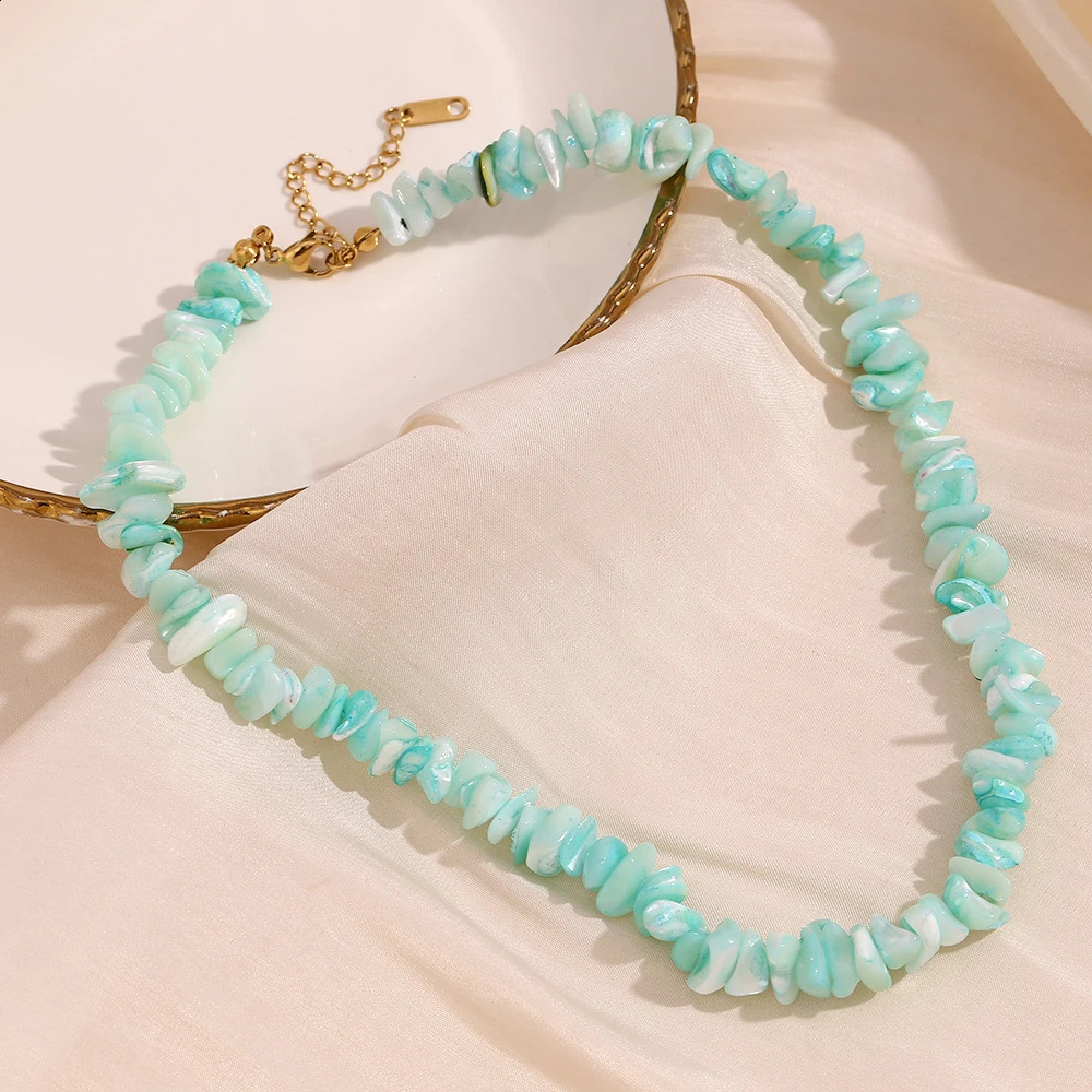 Minimalist Irregular Mint Green Natural Crushed Stone Necklace 241018