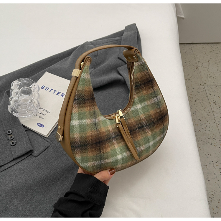 Niche Design Women's Autumn/Winter 2024 New Fashion Plaid Handheld Shoulder Premium Woolen Crescent Bag #26 ddmymoon