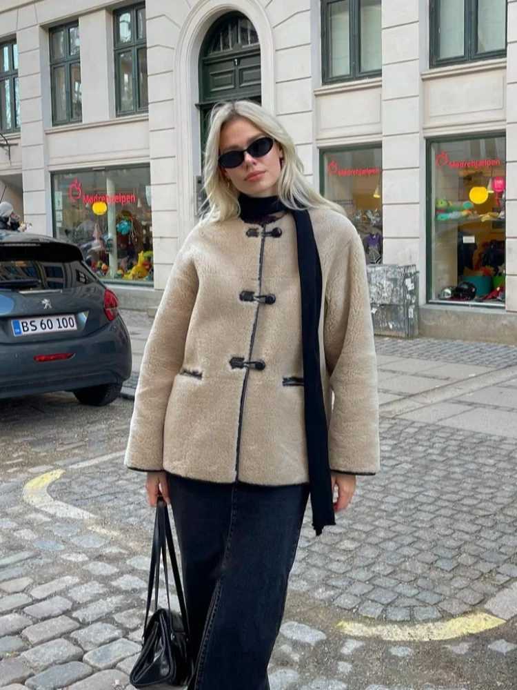 Women Autumn Winter Warm Lamb Wool Thick Coat Elegant O Neck Long Sleeves Single Breasted Loose Jacket Chic Lady Street OutwearX241018