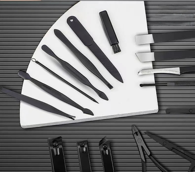 18PCS Manicure Nail Clippers Tool Set Cuticle Nippers And Cutter KitWith Portable Travel Case Professional Nail Clippers 241017