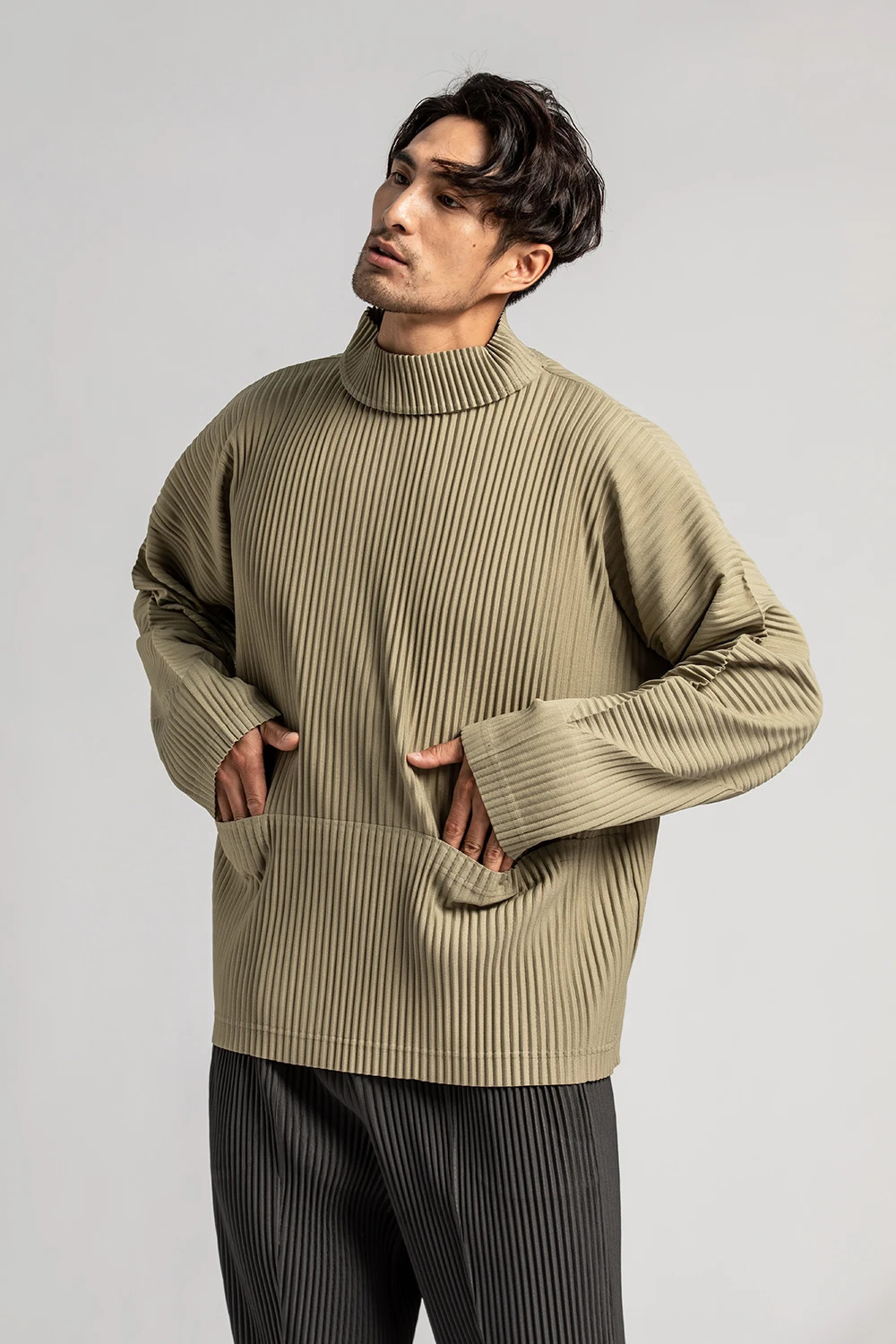 Miyake pleated mens hooded sweatshirt with large pockets turtle neck loose fit and oversized floral n sports shirt 241010