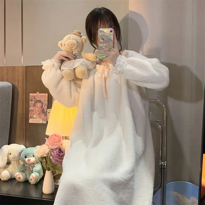 Princess Style womens long sleeved pajamas warm thick wool lining student winter clothing Korean version 241009