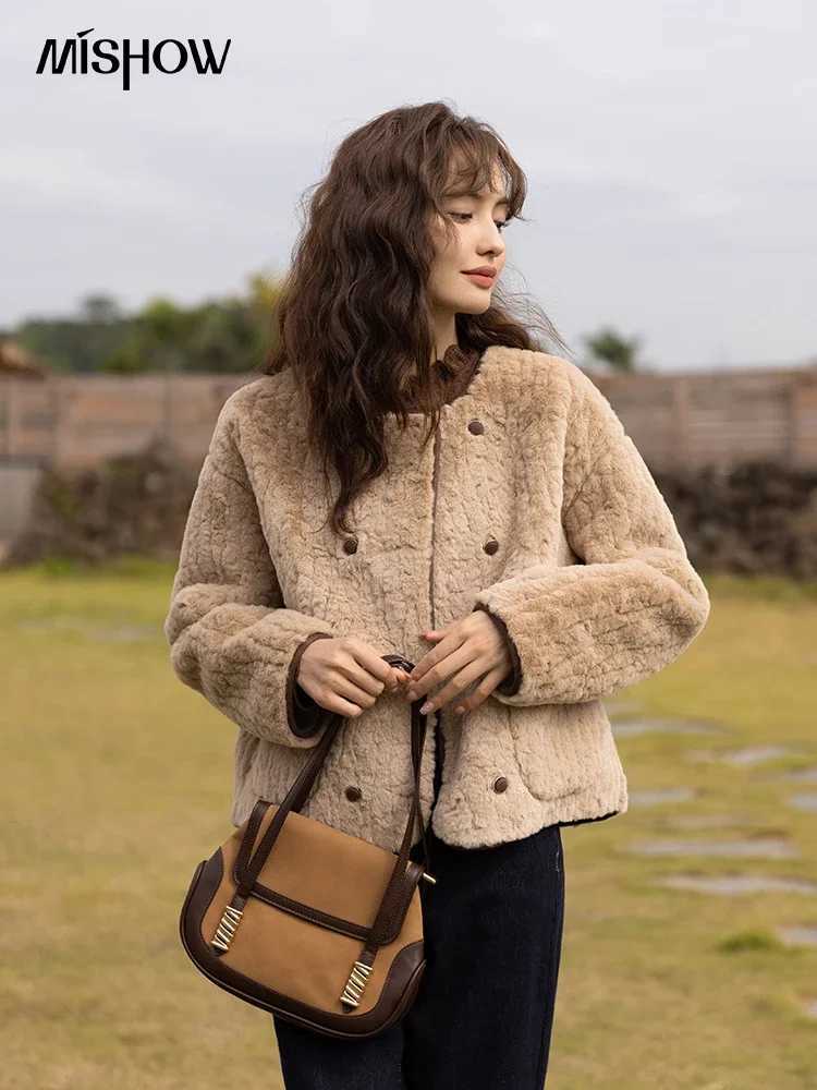 MISHOW Lamb Wool Coat for Women 2022 Winter Korean Short Single Breasted Oneck Jacket LooseThicken Warm Female Coats MXB45W0826X241018
