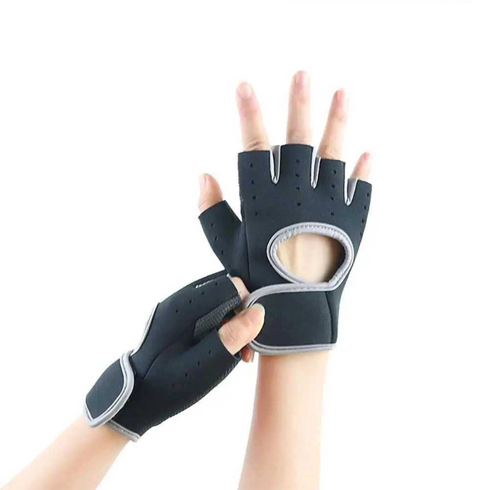 Half finger exercise and fitness gloves weightlifting exercise and fitness glovesW241018