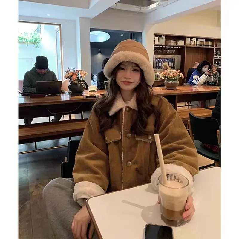 Corduroy jacket for women autumn and winter new Korean style loose lamb wool plus velvet student corduroy top trendy coatX241018