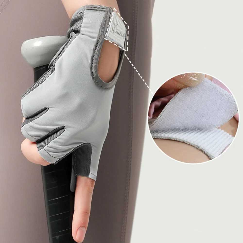 Fitn gloves half finger gloves breathable thin exercise gloves S/M/L Chinlon fitness gloves weightlifting glovesW241018