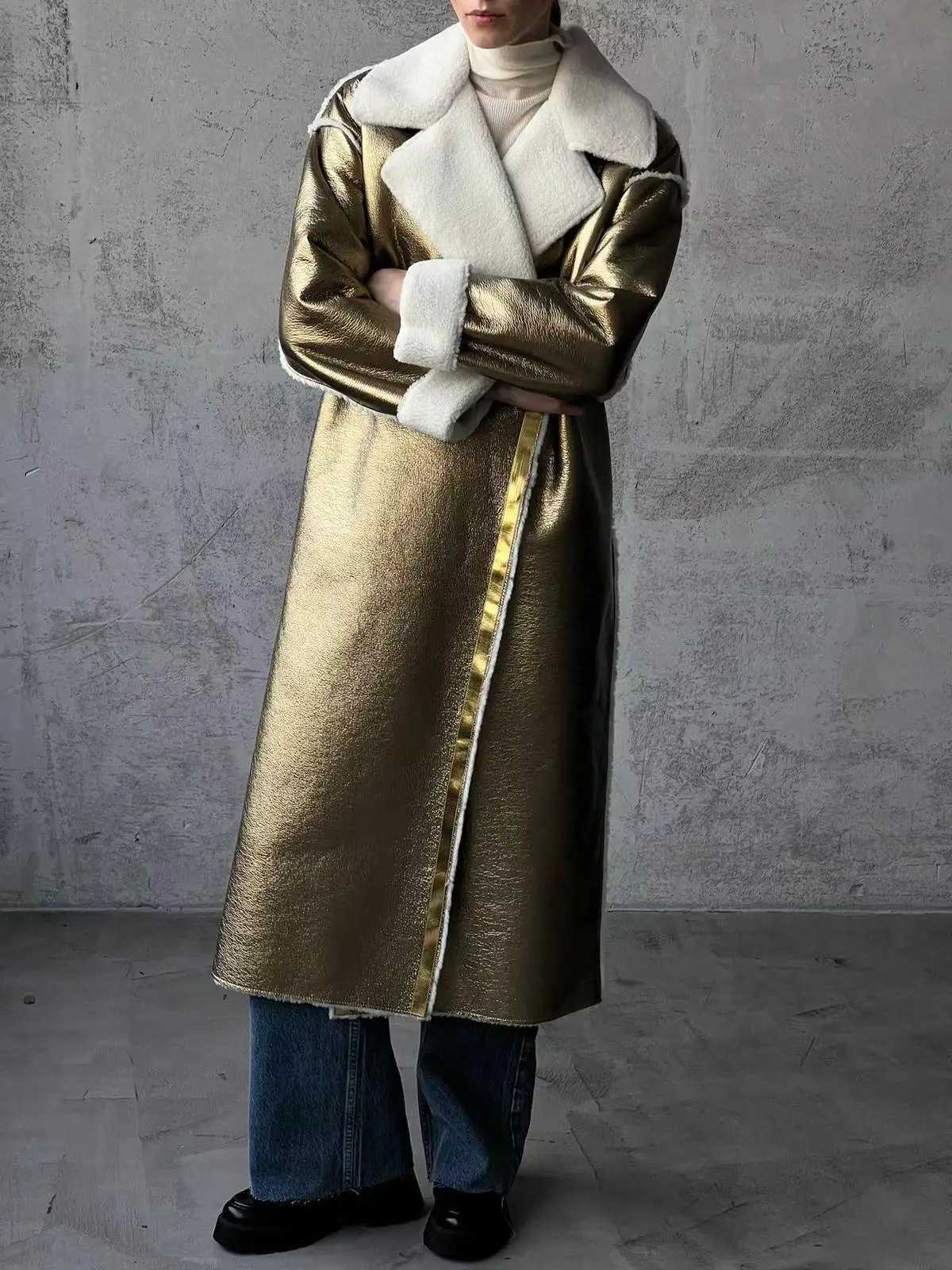 Winter Thick Coat For Women 2024 Silver Lapel Long Sleeves Female Warm Short Jackets Woman New In Street Lamb Wool OuterwearX241018