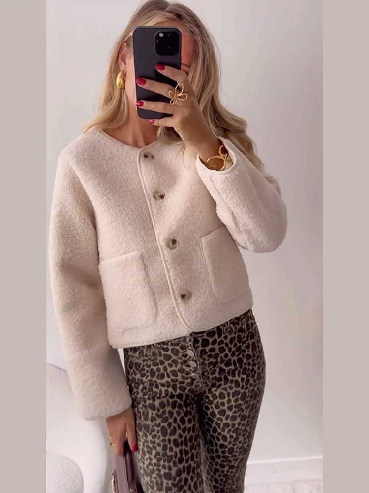 Fashion Solid Short Women Lamb Wool Coat Elegant O-neck Long Sleeve Single Breasted Pockets Jackets Autumn Lady Slim Street TopsX241018