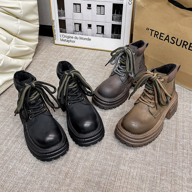 Martin boots for women in autumn and winter 2024, new fashionable vintage style, big toe thick soled lace up short boots, single boot