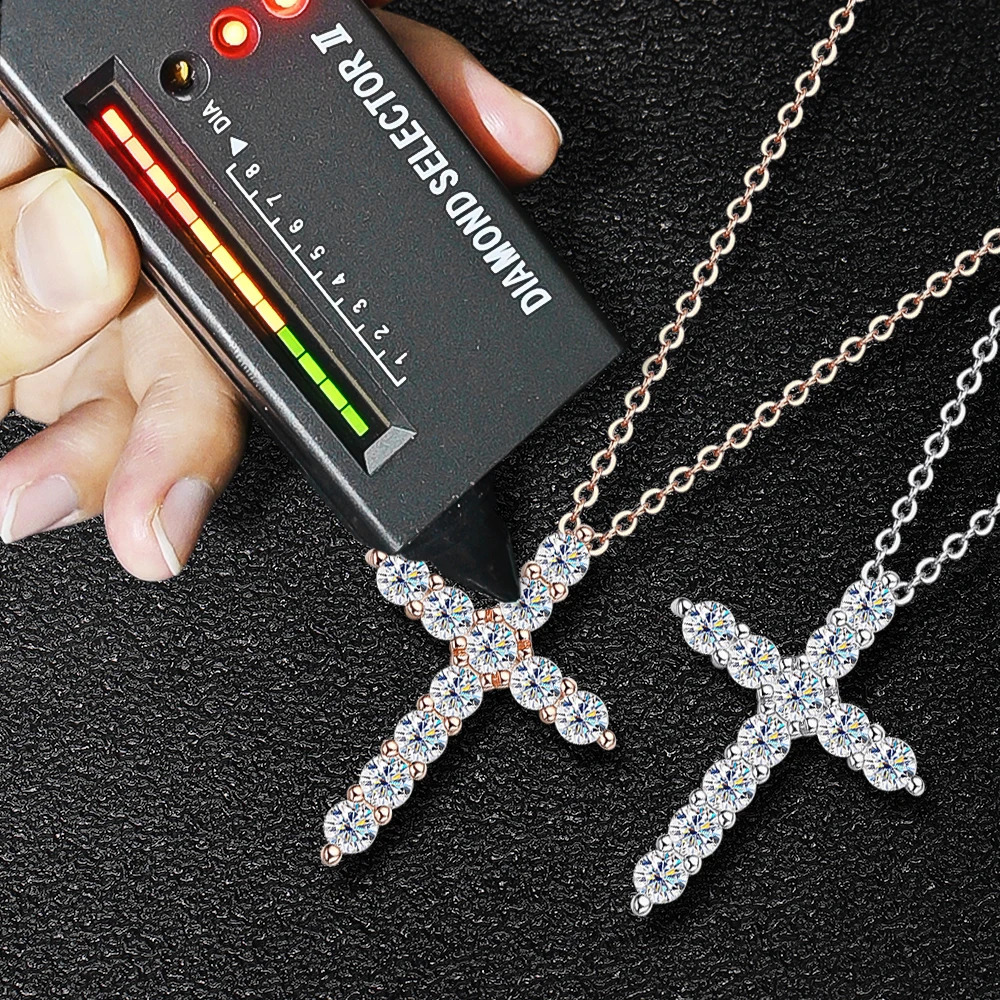 Serenity 3mm D Moir Womens Cross Necklace S925 Silver Sparkling Laboratory Diamond Jesus Pendant Necklace Chain Exquisite Jewelry 241018