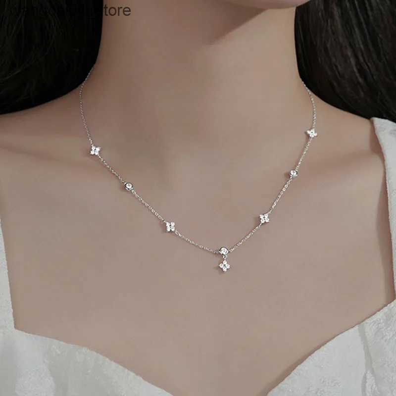 Chokers S925 Lucky Three Leaf Necklace Four Leaf Certified Necklace Pendant Pure Silver Womens Charm Exquisite Jewelry Wedding Gift L240910