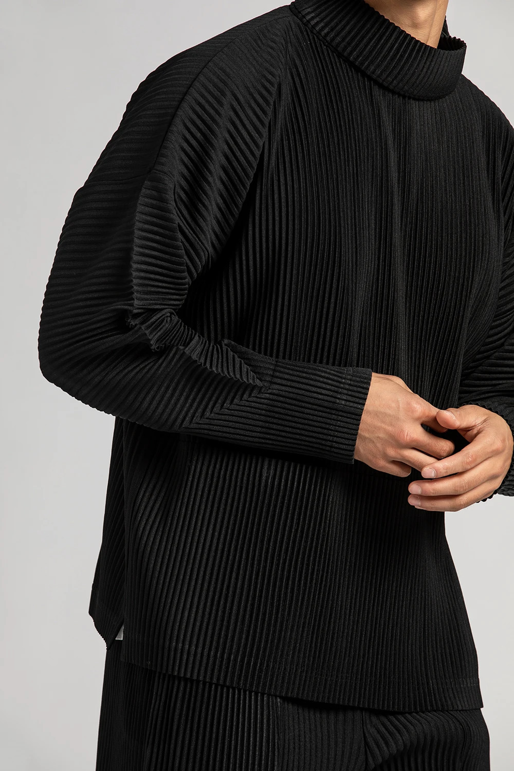 Miyake pleated mens hooded sweatshirt with large pockets turtle neck loose fit and oversized floral n sports shirt 241010