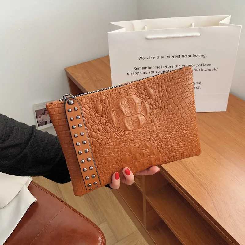 Fashion womens clutch bag PU leather envelope bag luxury wrist wallet soft designer womens handbag wholesale wallet Z241018