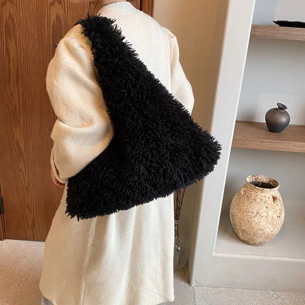Ladies Soft Plush Shoulder Bag Magnetic Closure Fluffy Autumn Winter Handbag Large Capacity Underarm Shopping Trvavel 241018
