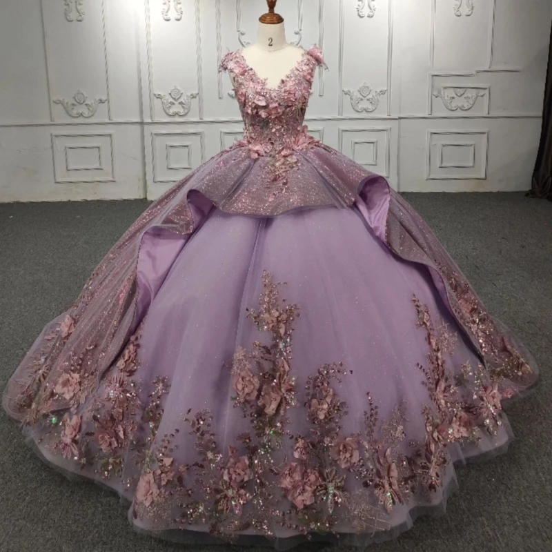 Lavender Shiny V-Neck Quinceanera Dresses Crystal Beaded Embroidered Appliques 3D wer Party Birthday vestidos de 15 anos Sweet 16 Dress