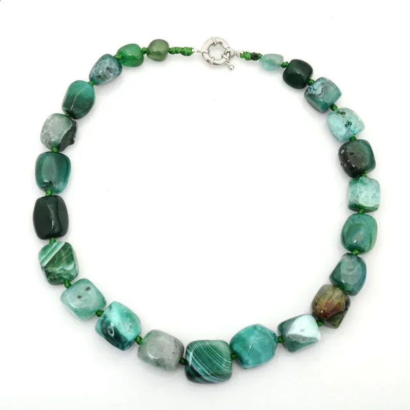 Natural stone irregular agate bead necklace suitable for women multi colored necklace handmade vintage party beach womens jewelry 241018