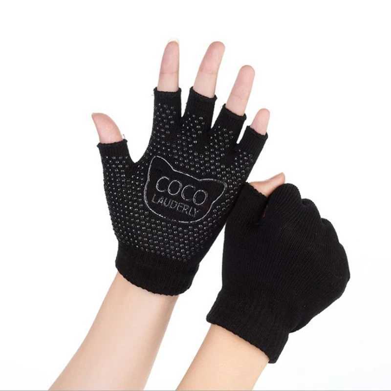 Yoga gloves for women non slip fitness gloves used for gym yoga Pilates and other warm exercises. Half finger hand glovesW241018