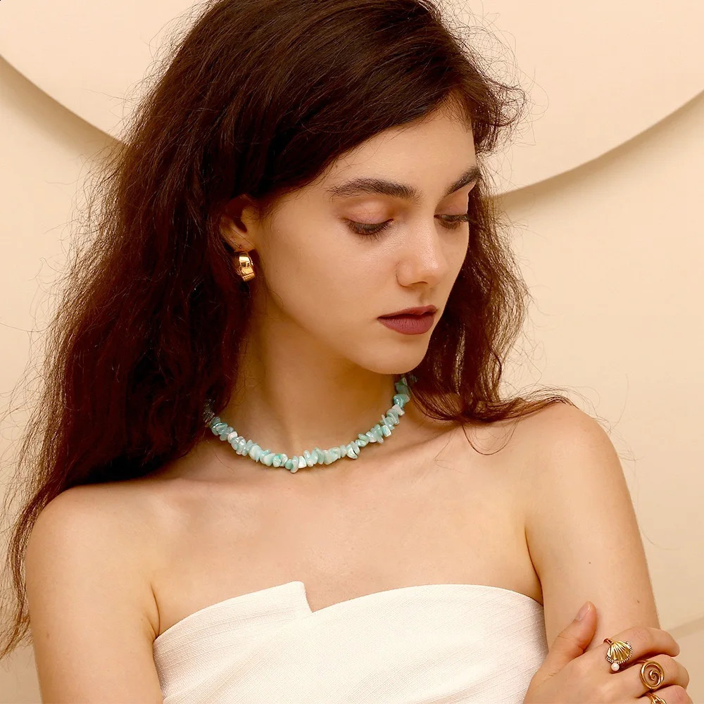 Minimalist Irregular Mint Green Natural Crushed Stone Necklace 241018