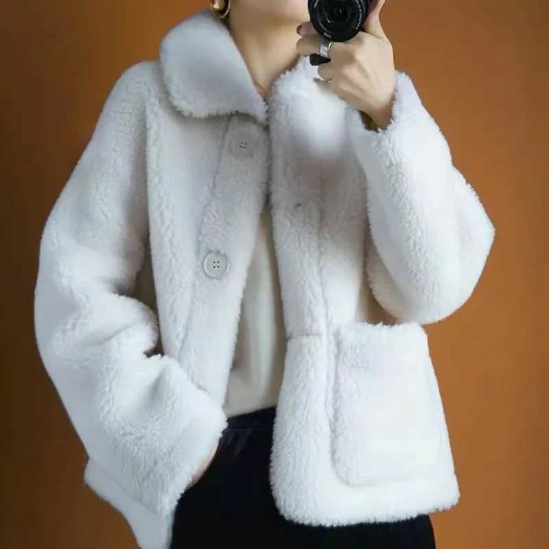 Lamb Wool Jacket Womens Outwear Autumn Winter New Sheep Scissors Fur One-Piece Short Granular Lamb Fleece Coat Loose Warm JackeX241018