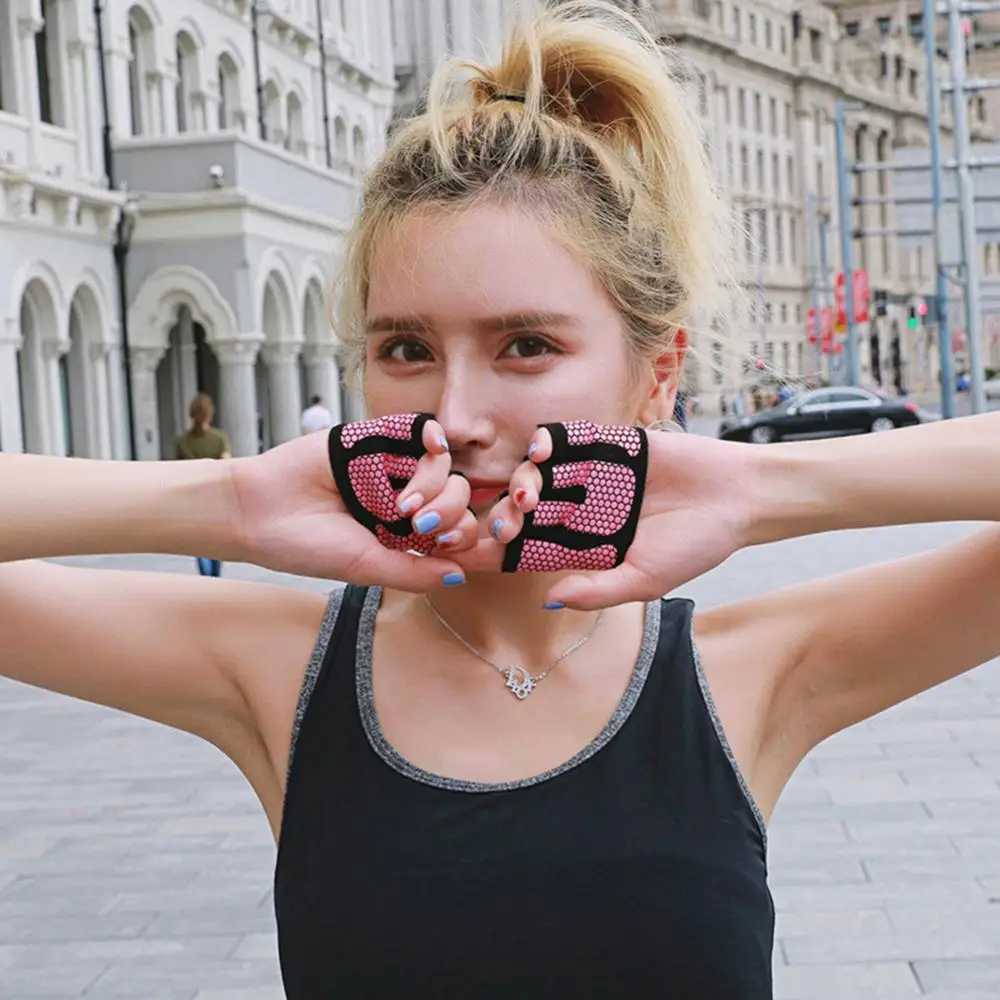 Four Finger Womens Sports Gloves Soft Breathable Comfortable Fitness Gym Yoga Exercise Palm ProtectorW241018