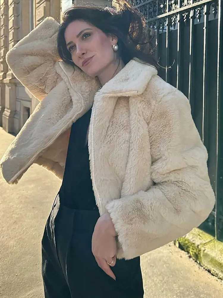 Women Lamb Wool Short Coat Long Sleeve Turn Down Collar Zipper Female Coats 2024 Autumn Winter New Warm Thick Streetwear JacketsX241018