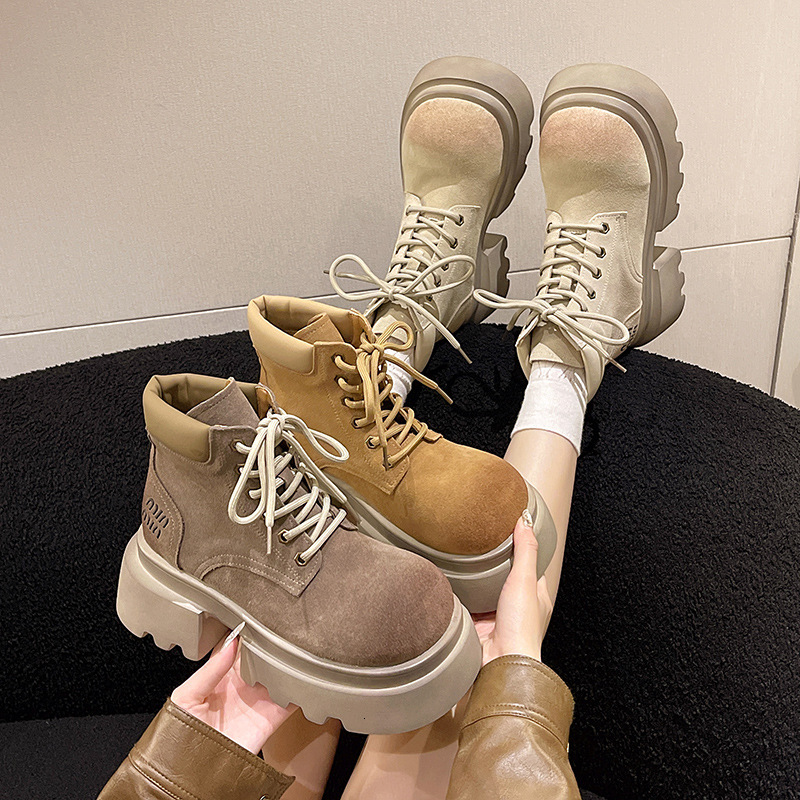 Versatile and fashionable thick soled Martin boots for women in autumn and winter 2024, new height increasing and anti slip Western cowboy boots, shor