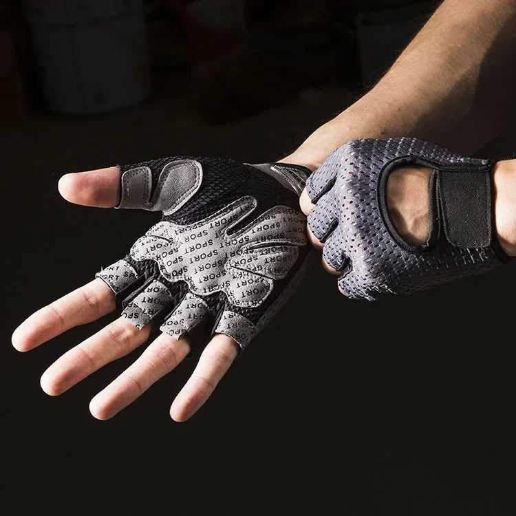 Bicycles and more breathable half finger gloves used for fitness training and weightliftingW241018