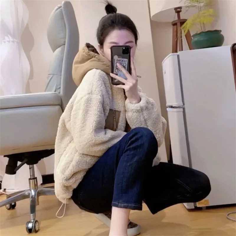 Fashion Ladies Hooded Baseball Jacket Winter Female Zipper Lamb Wool Coat Women Splicing Together TopsX241018