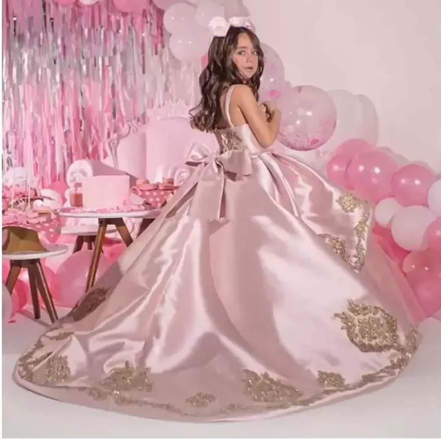Pink Beaded Ball Gown Girls Pageant Dresses Spaghetti Straps Princess wer Girl Dress Sequined Satin Appliqued First Communion Gowns