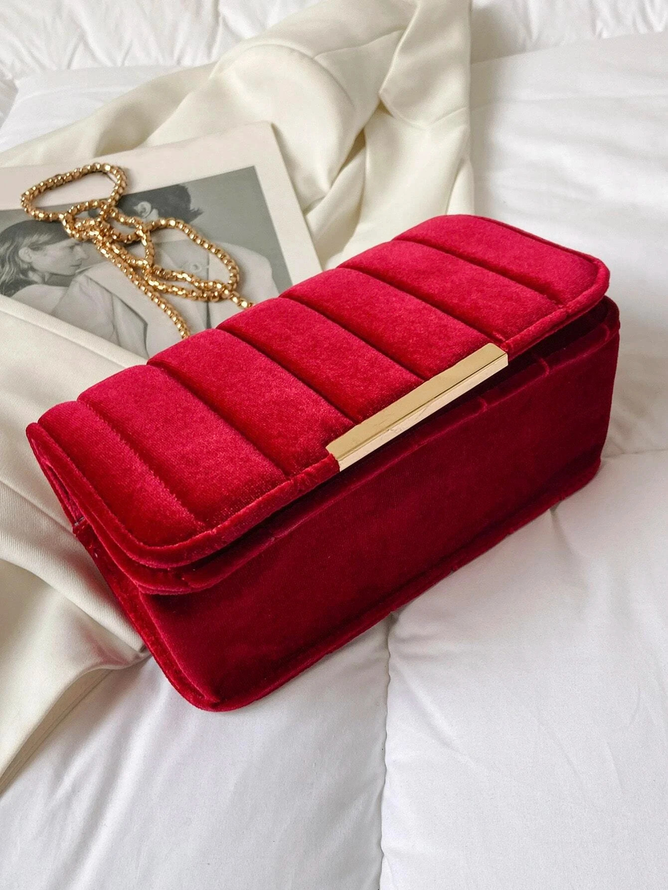 Neon red flip chain square bag velvet leather fashionable date gift shoulder strap and cross body bag with chain strap suitable for women241018